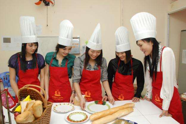 Trung tâm dạy nấu ăn Văn lang đào tạo nấu ăn uy tín 